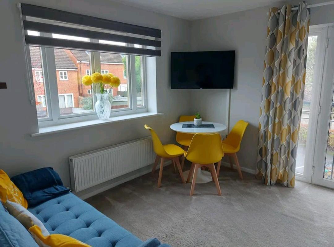 2 Bedroom Apartment Exhall Esterno foto