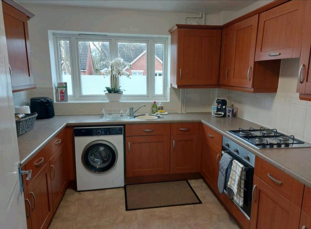 2 Bedroom Apartment Exhall Esterno foto