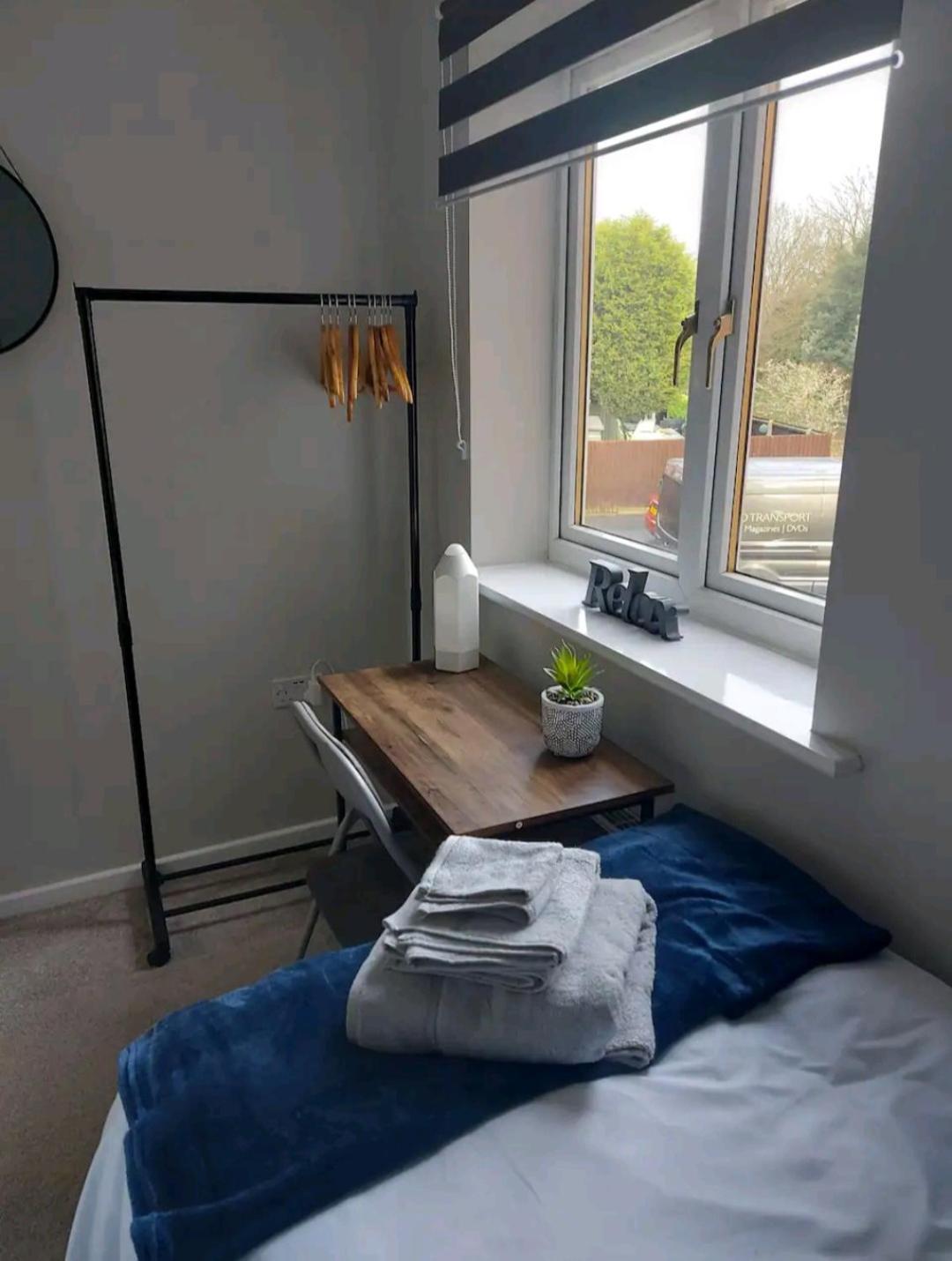 2 Bedroom Apartment Exhall Esterno foto