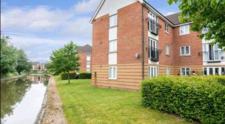 2 Bedroom Apartment Exhall Esterno foto